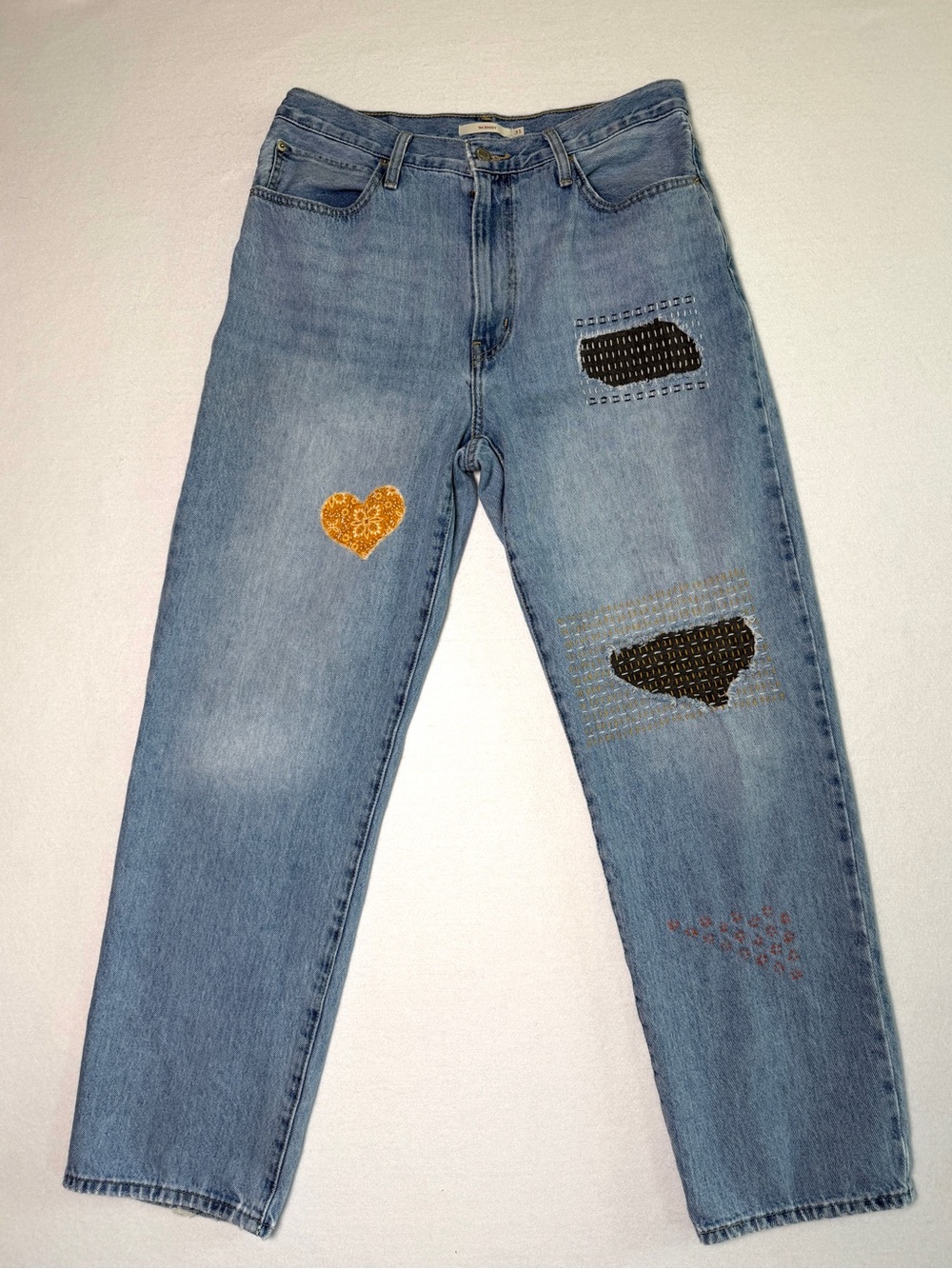 Levi's Women's '94 Baggy Jeans Embroidered Distressed Denim Light Wash 31x29